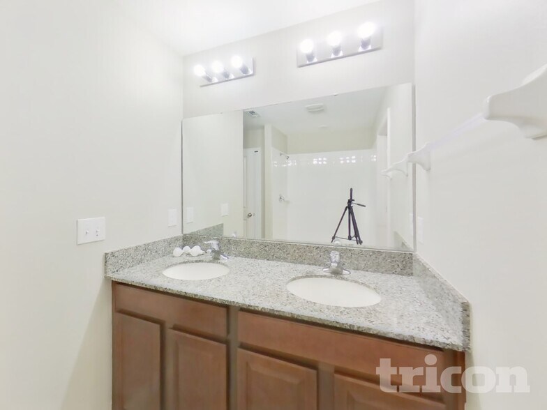 Building Photo - 12727 Lemon Pepper Dr