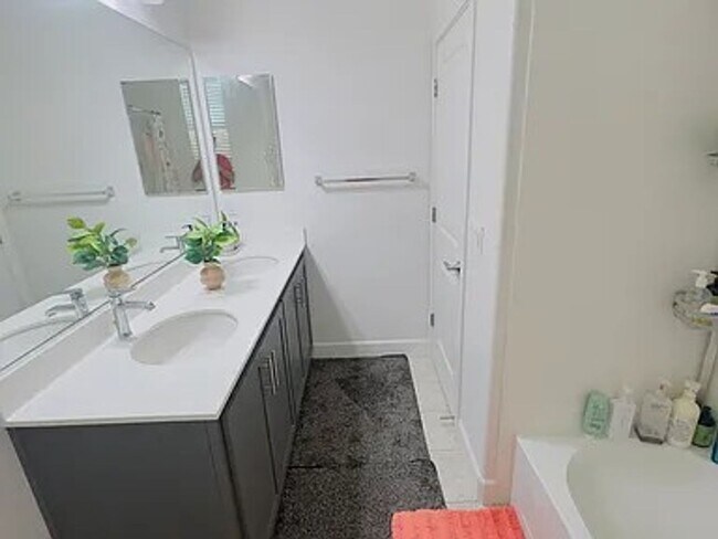 Building Photo - Beautiful Newer Pittsburg Home – 4 Bd, 3 Ba, close to BART Freeway and Shopping!