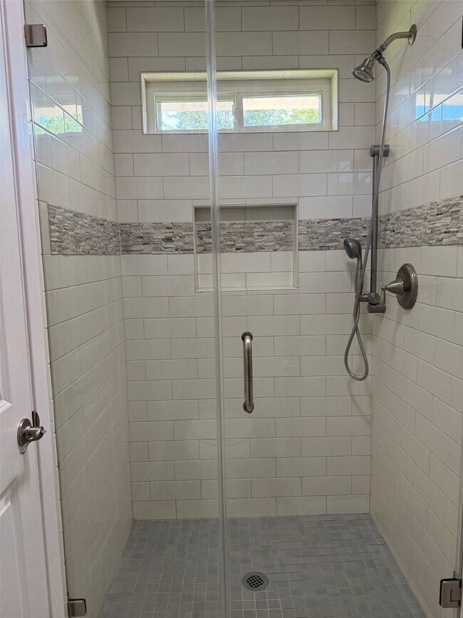 Building Photo - 15815 Whipple Tree Dr