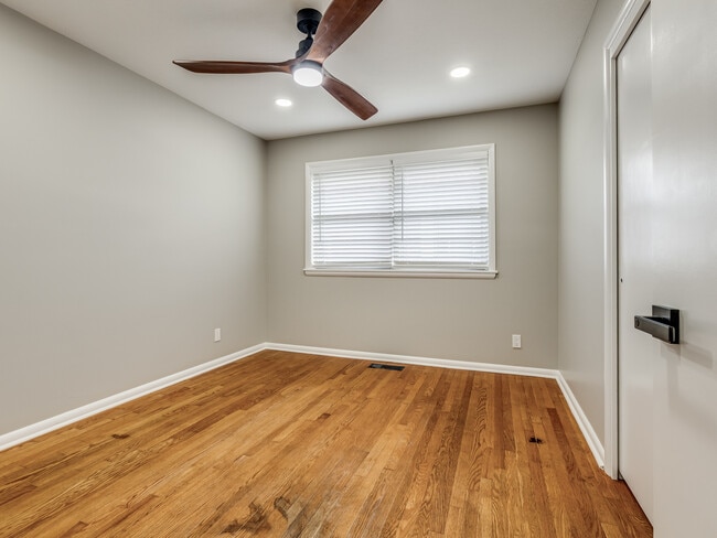Building Photo - 4967 Princeton Dr