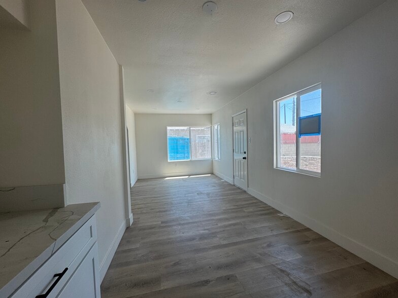 Building Photo - 775 S San Antonio Ave