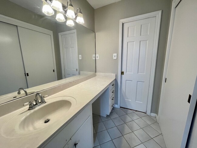Building Photo - 6510 Daisy Dr