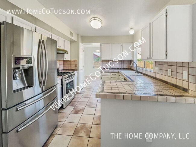 Building Photo - 9937 N Woodstone Trail