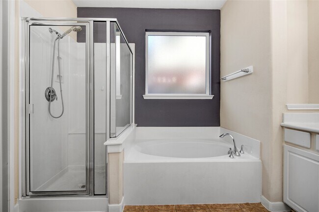 Building Photo - 6007 Dover Creek Ln