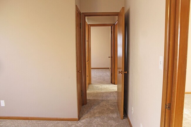 Building Photo - 2-Bedroom, 1-Bath House for Rent