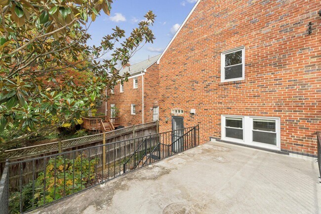 Building Photo - 5008 44th St NW