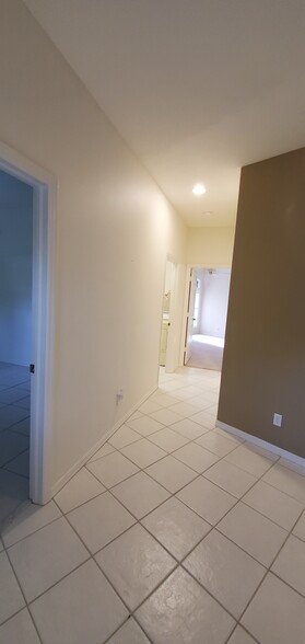 Building Photo - 407 Crossfield Cir