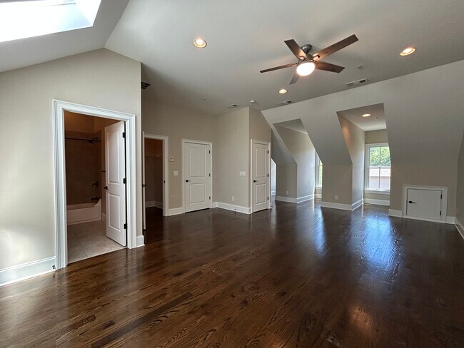 Building Photo - 1281 Dahlgren Lane