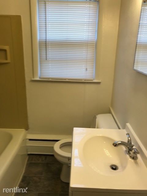 Building Photo - 729 Pinecrest Dr