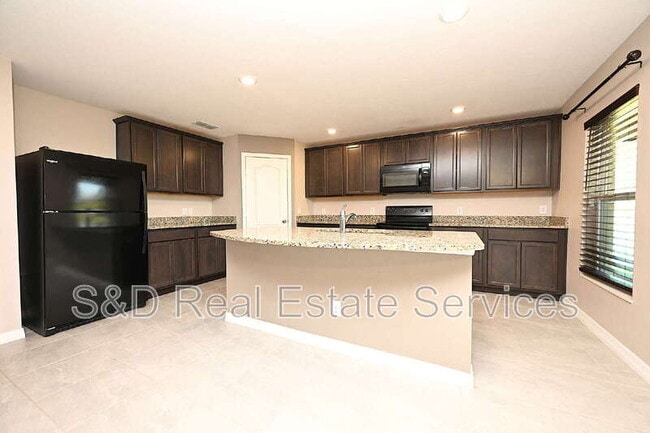 Building Photo - 1563 Swan Lake Cir