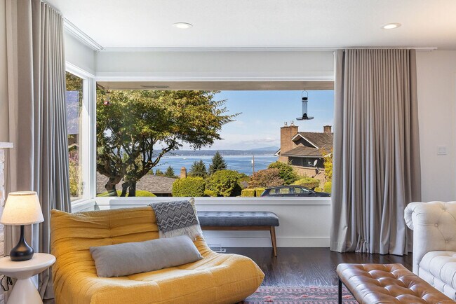 Building Photo - 9024 40th Ave SW