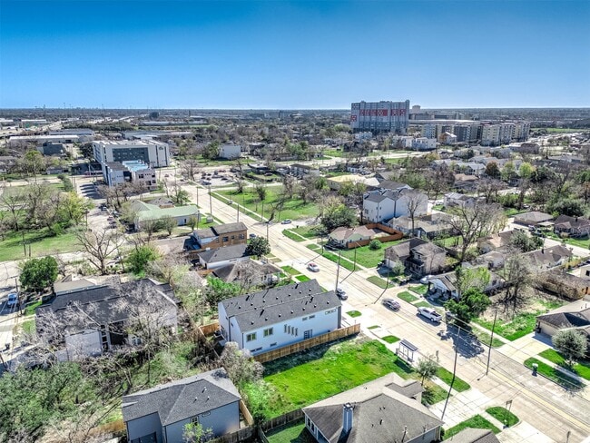 Building Photo - 3411 McGowen St