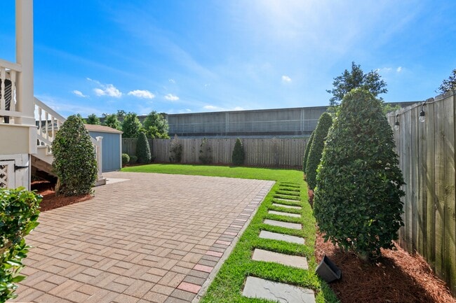 Building Photo - 5760 Warrington Dr