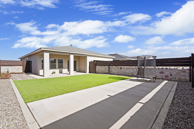Building Photo - 2521 Mike Price Dr