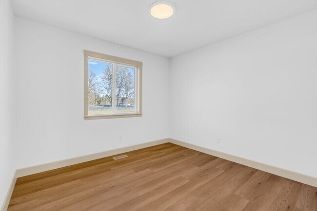 Building Photo - 2115 NW 17th Pl