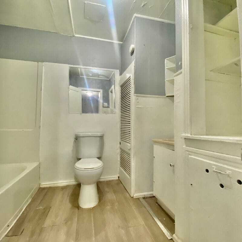 Building Photo - 605 37th St