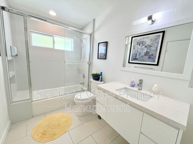 Building Photo - 2719 E Ventura Rd