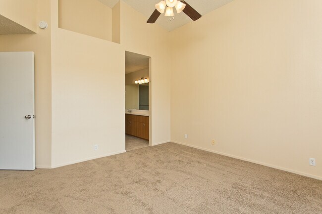 Building Photo - Arbors in Ewa Beach 2/2/2 Townhouse