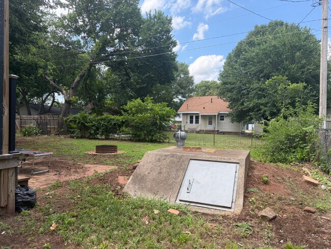 Building Photo - 3 Bedroom 2 Bath House for Lease!!