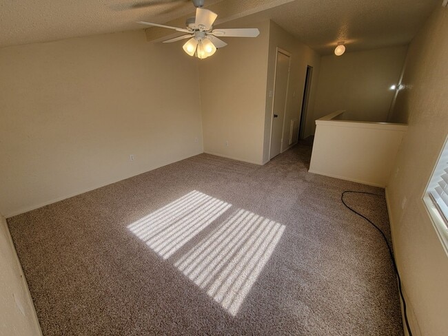 Building Photo - 1-bed, 1-bath unit in Bryan, great locatio...