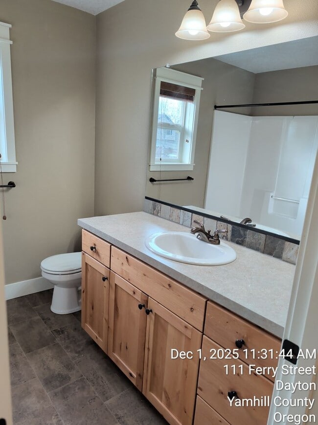 Building Photo - 111 Ferry St