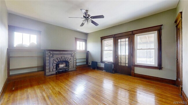 Building Photo - 425 Johnson St