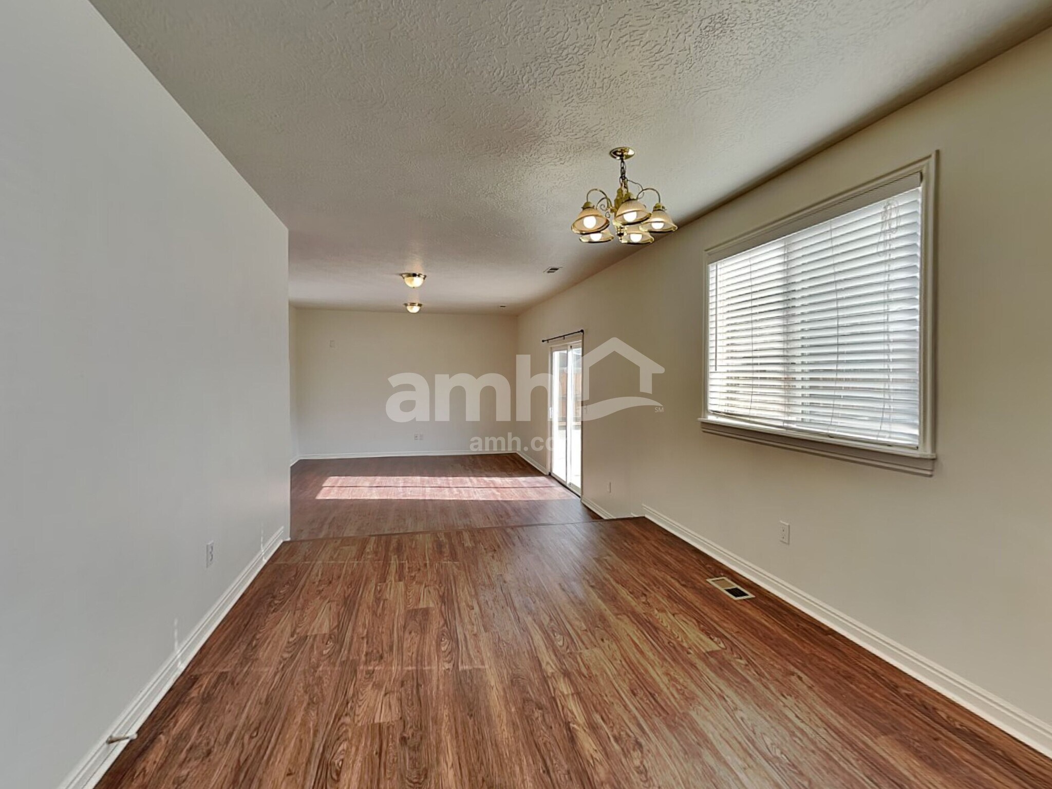 Building Photo - 468 E 1480 N