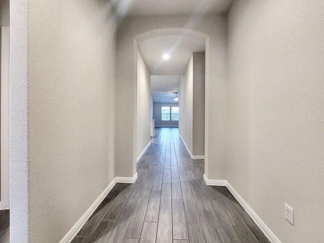 Building Photo - Beautiful Solar-Powered 4BR / 2BA Home – Big Backyard & Modern Kitchen