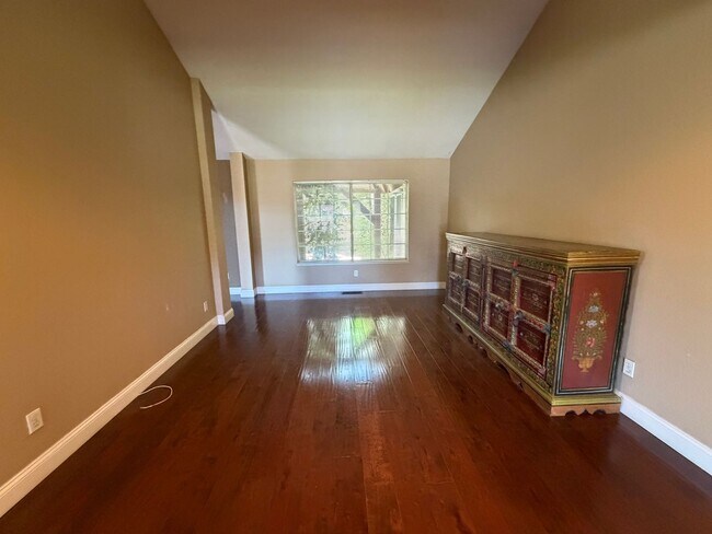 Building Photo - 2461 Bay Hill Cir