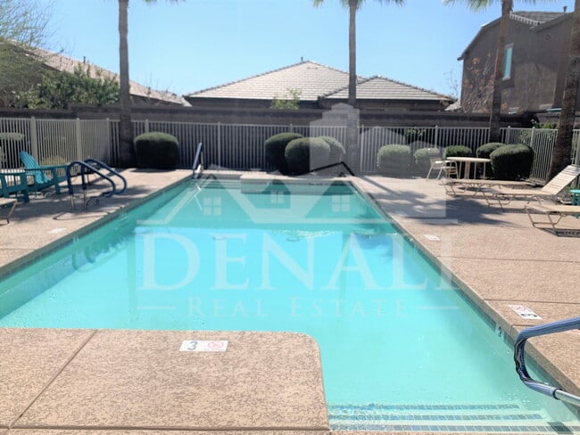 Building Photo - 334 N 79th Pl