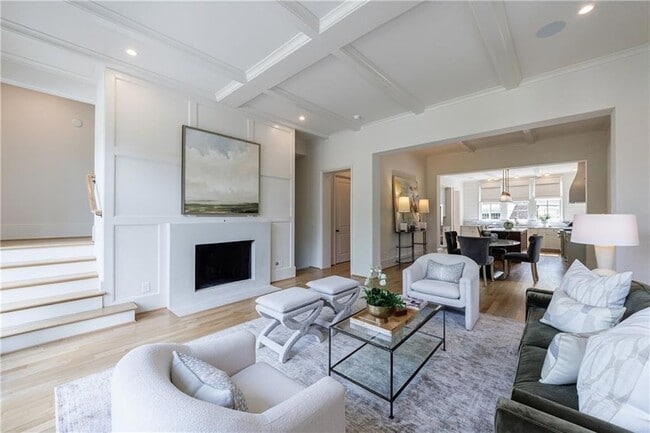 Building Photo - 81 Delmont Dr NE