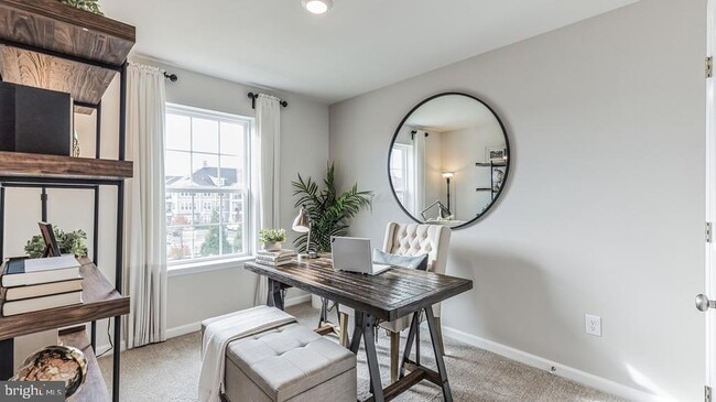 Building Photo - 212 Macoun Way
