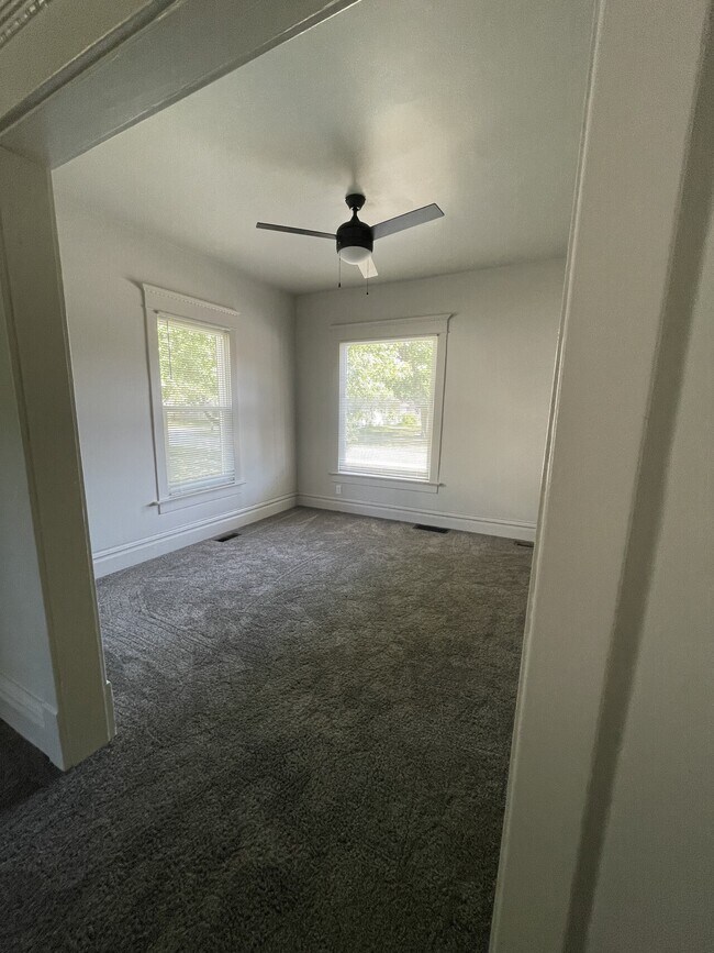 Building Photo - 102 Sharma