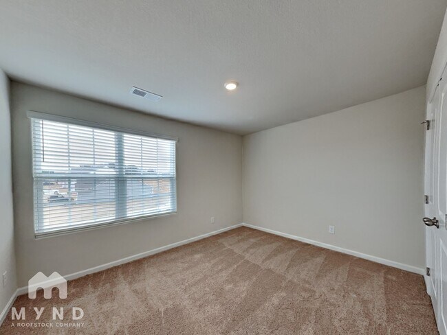 Building Photo - 14 New Villas St