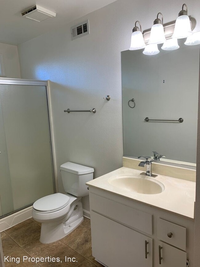 Building Photo - 3 br, 2.5 bath House - 3401 Bermuda Avenue...