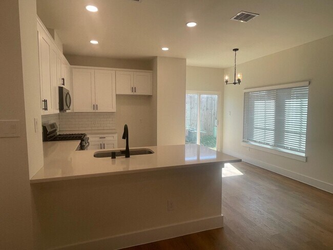 Building Photo - 16539 Oasis Glade Dr