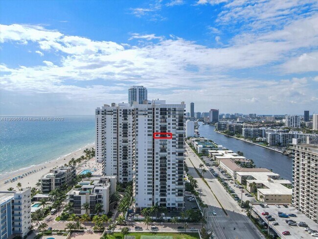 Building Photo - 2101 S Ocean Dr