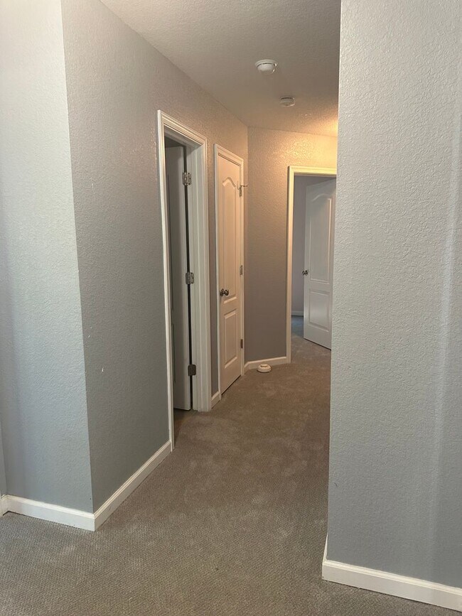 Building Photo - Ingleside