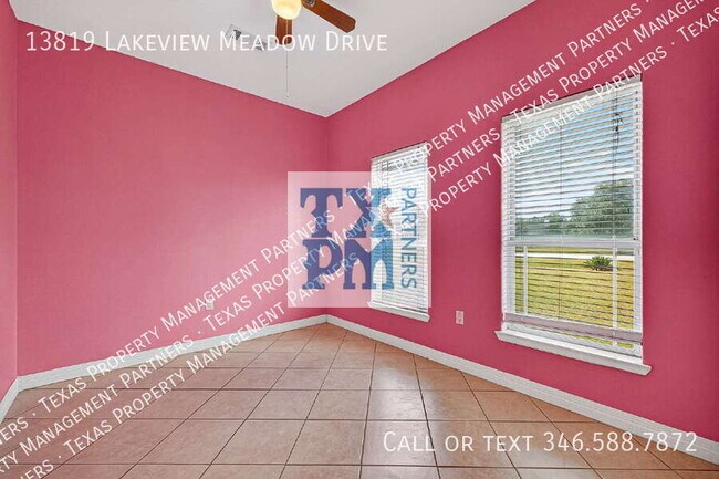 Building Photo - 13819 Lakeview Meadow Dr