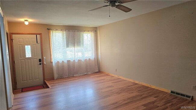 Building Photo - 36 Jamaica Ln