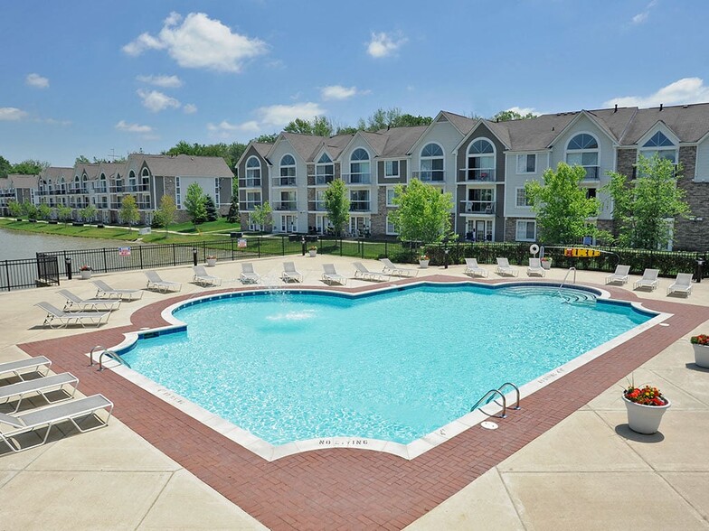 Swimming Pool and Sundeck - Westlake Apartments