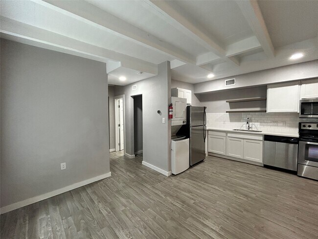 Building Photo - 219 Marshall St