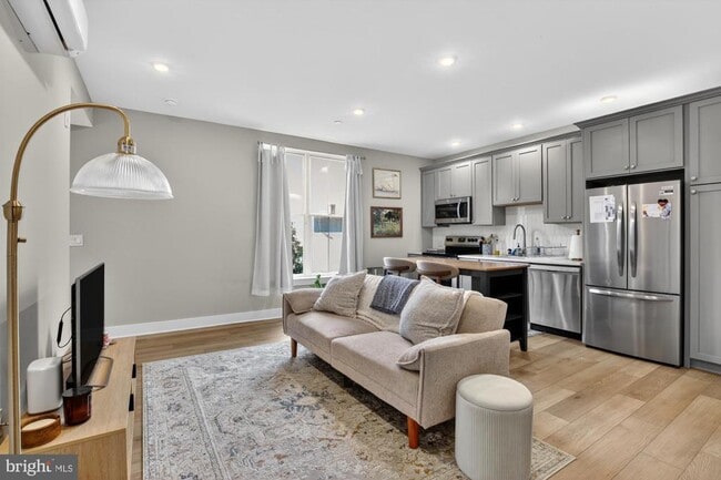 Building Photo - 6712 Ridge Ave