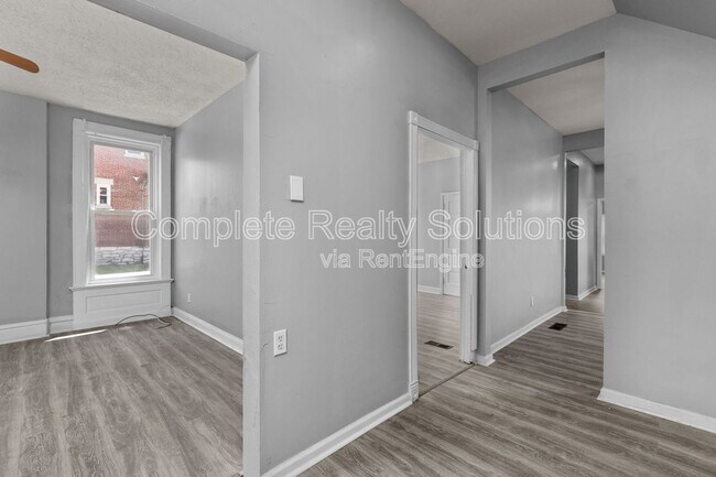 Building Photo - 5866 Etzel Ave