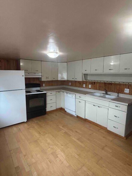 Building Photo - 2632 Pear St