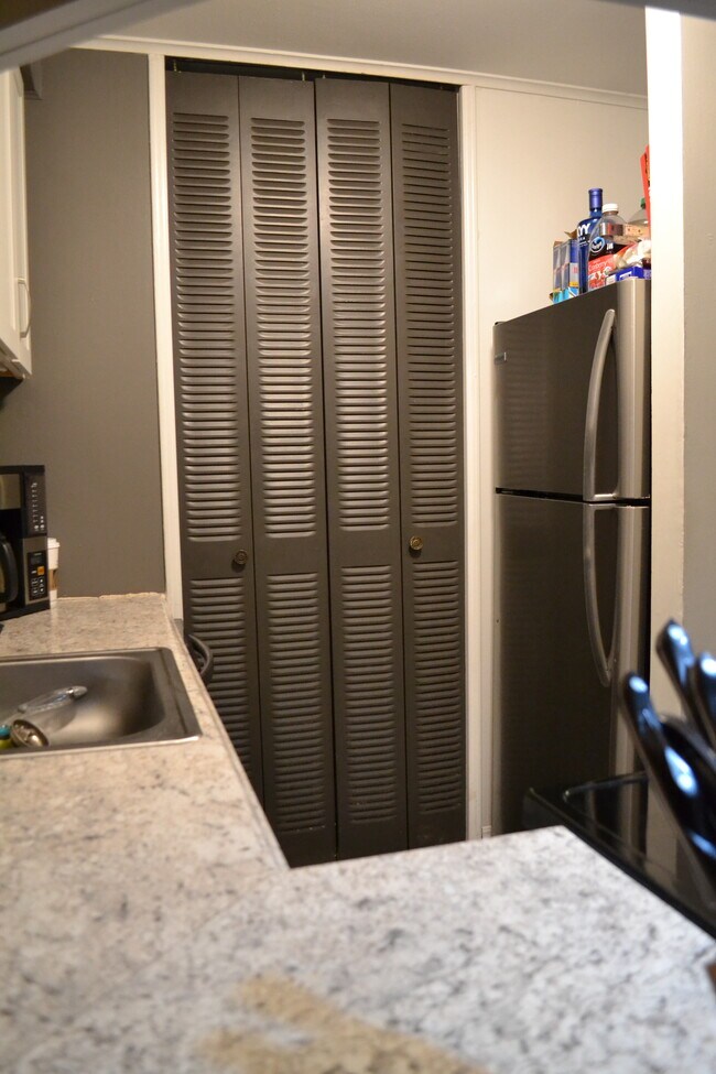 Building Photo - 8914 Trotter Lane # A