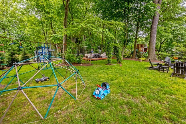 Building Photo - Magical Home with the Yard of Your Dreams!