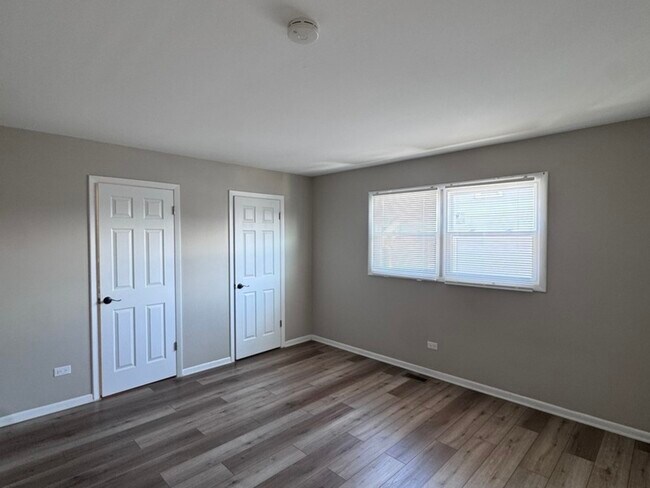 Building Photo - 43 W Ann St