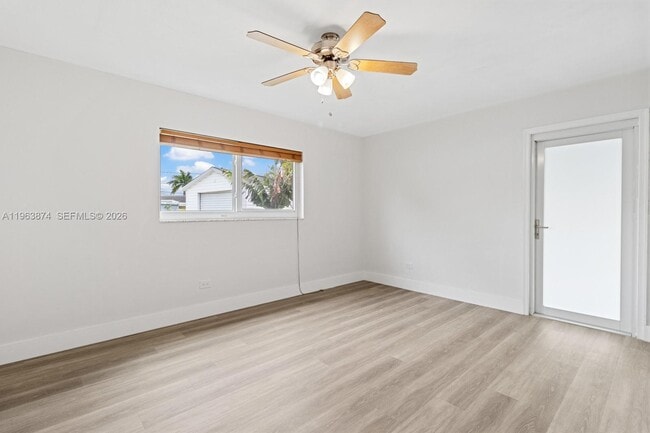 Building Photo - 2131 SW 98th Pl