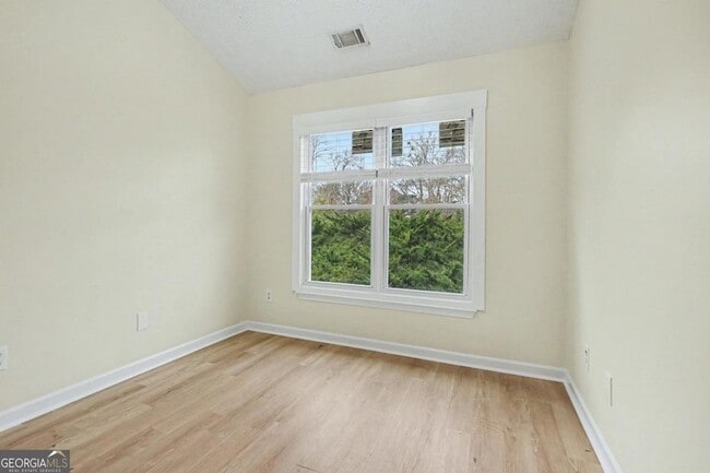 Building Photo - 2545 Walden Lake Dr